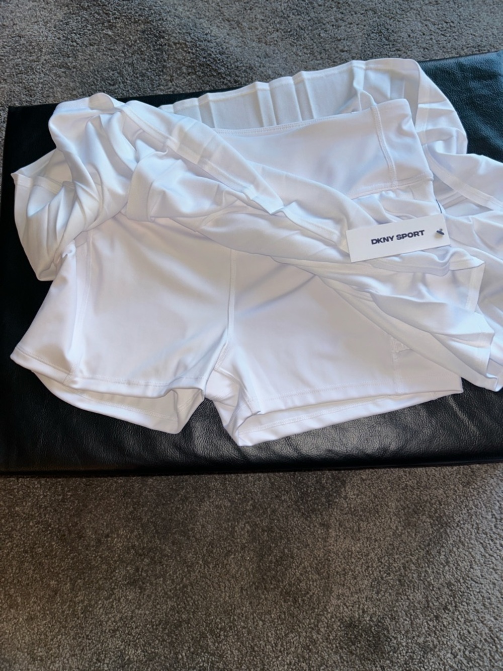DKNY Sport XL Women’s White Pleated Skort NWT - Picture 7 of 7